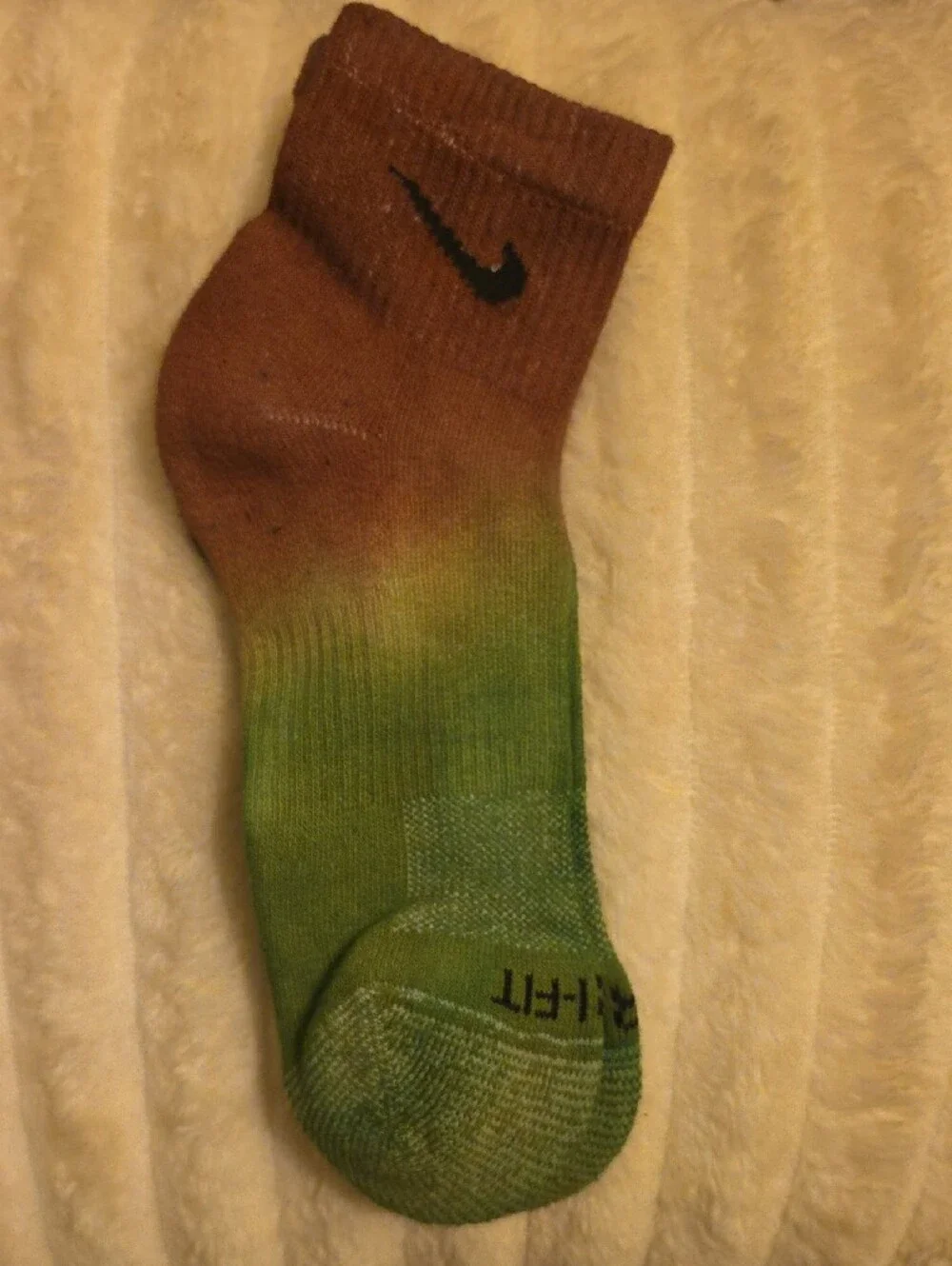 4 Nike Tie-Dye Crew Socks - Brown, Green, Red, Pink, Blue (5-Pack)